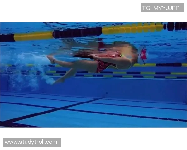 仰泳基本技巧详解与训练方法提升游泳效果的关键要点