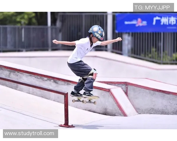 上海滑板队在极限运动会中以63分领先其他队伍展现出强大实力